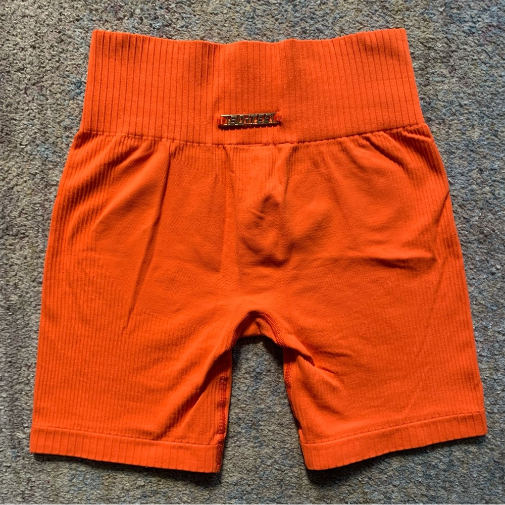 Bo+Tee Biker Shorts Orange Size S